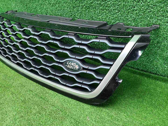 Решетка радиатора Range Rover Velar (2017-2023)