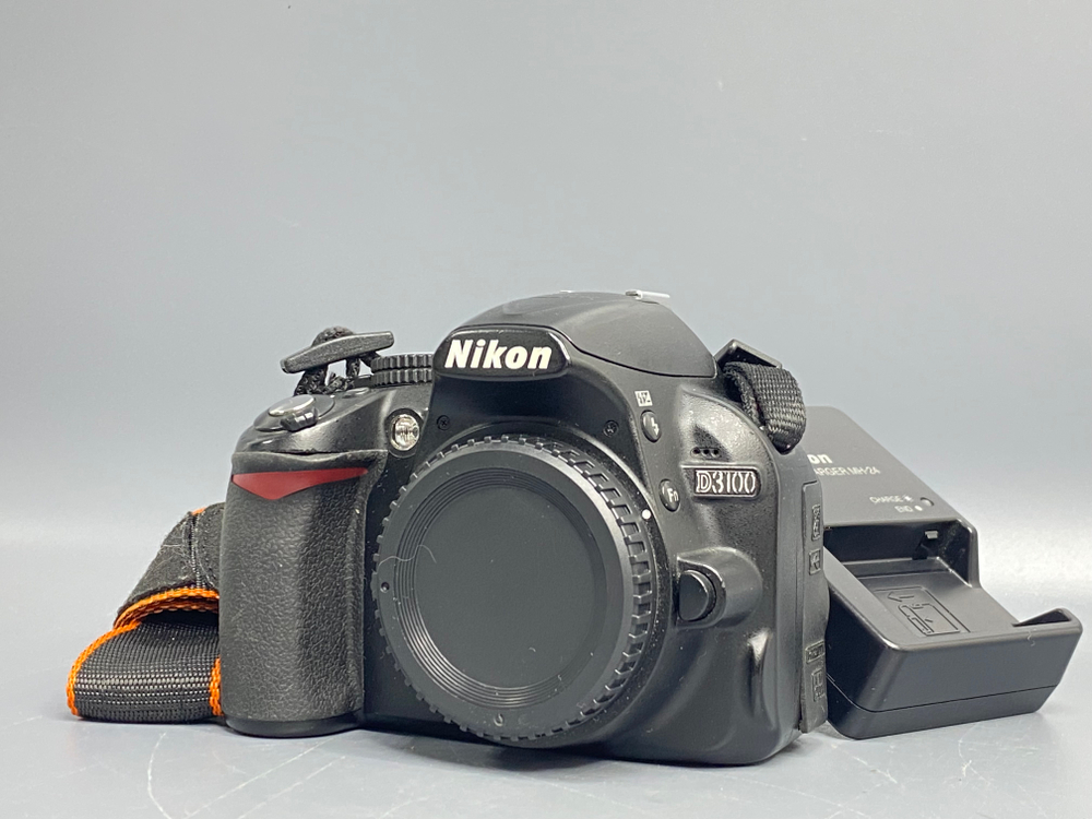 Nikon D3100 29.000 кадров