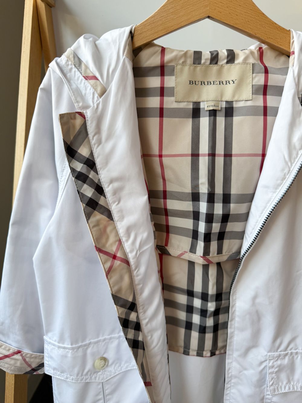 Ветровка Burberry, 104
