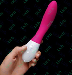 Вибромассажер Mona 2 вишневого цвета (LELO)