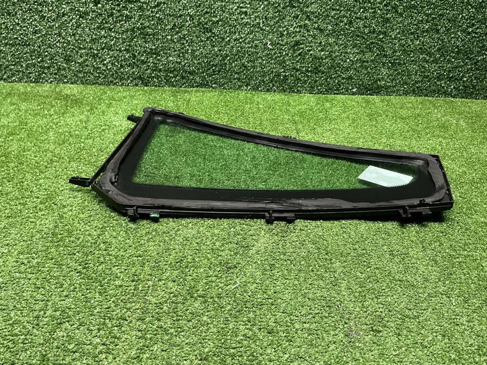 Форточка двери задняя правая BMW X3 F25 (10-17)