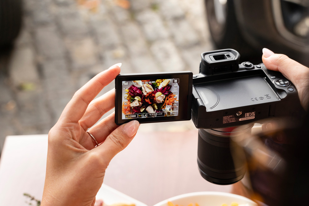 Беззеркальный фотоаппарат Canon EOS R10 Kit RF-S 18-45mm IS STM