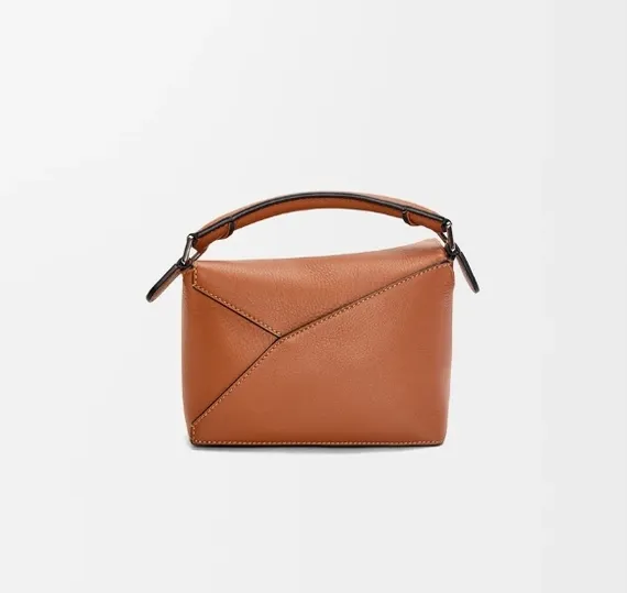 Сумка Loewe Puzzle Edge bag in classic calfskin