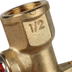 Угольник настенный с креплением короткий 1/2"х16