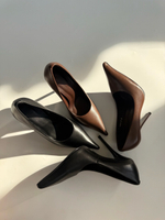 Женские туфли Sharp Heels