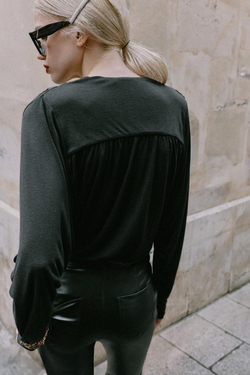 ZARA БОДИ С ЗАПАХОМ И ПОДПЛЕЧНИКАМИ, ЧЕРНЫЙ