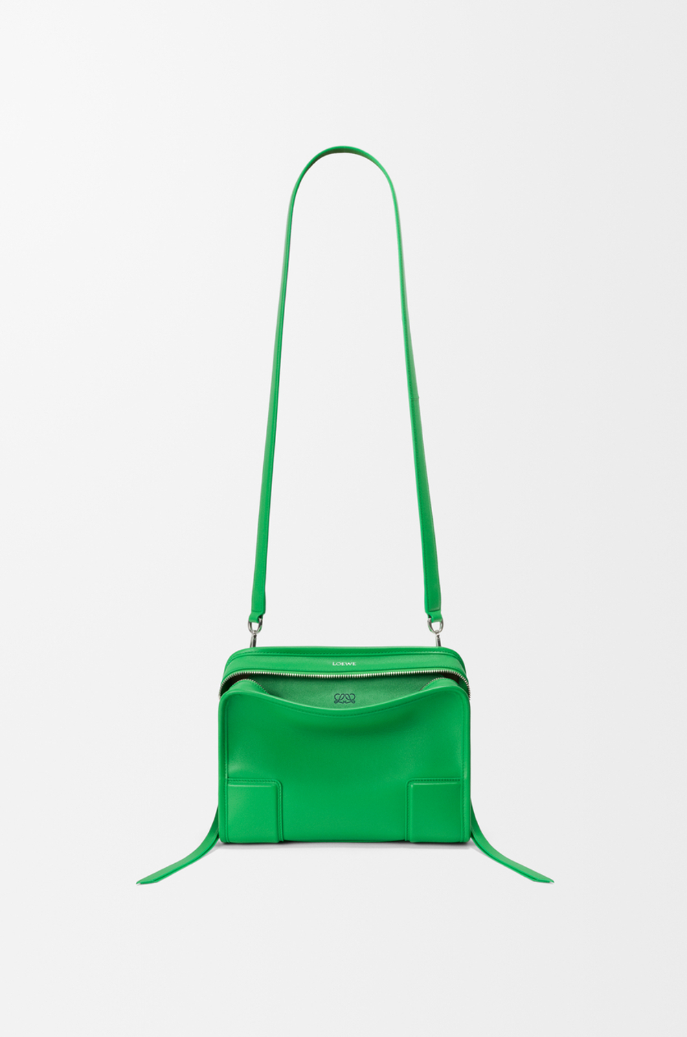 Loewe Маленькая сумка Amazona 180 из мягкой телячьей кожи, зеленый