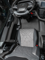 Чехлы Люкс MAN TGX, TGS с 2021 года без регулировки ремня безопасности водителя по высоте (экокожа, черный, серая вставка)