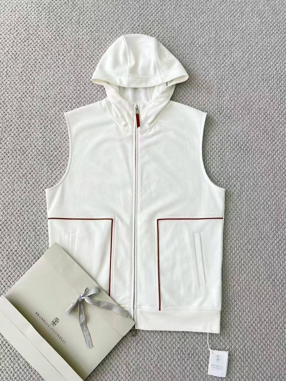 Летний костюм Brunello Cucinelli