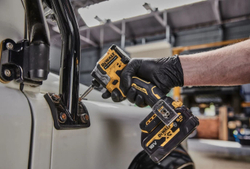 Аккумуляторный шуруповерт DEWALT DCF850E1T, 18 В, 206 Нм, 3800 уд/мин, с АКБ 1.7 Ач и ЗУ, в кейсе TSTAK DCF850E1T-QW
