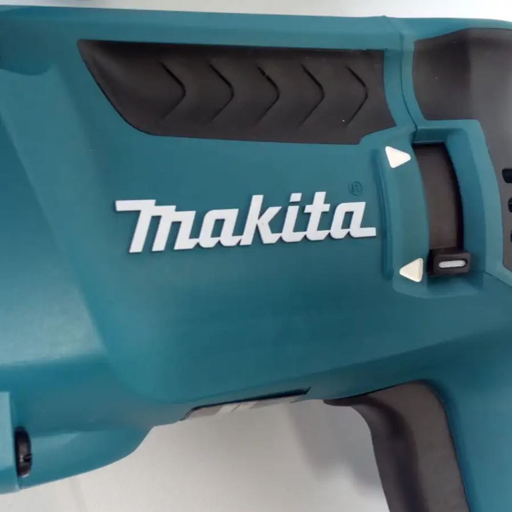 Перфоратор Makita HR2631FT