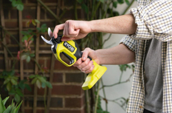 Аккумуляторный бесщеточный секатор Ryobi ONE+ RY18SCXA-0 5133005025
