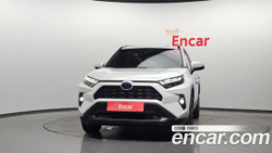 Toyota RAV4 2.5 2WD Hybrid XLE — 2024