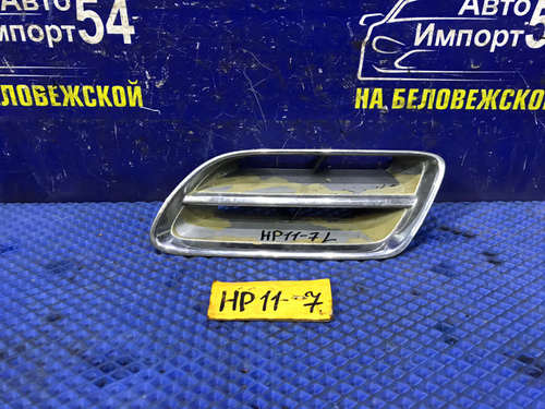 Решетка радиатора NISSAN PRIMERA 1998