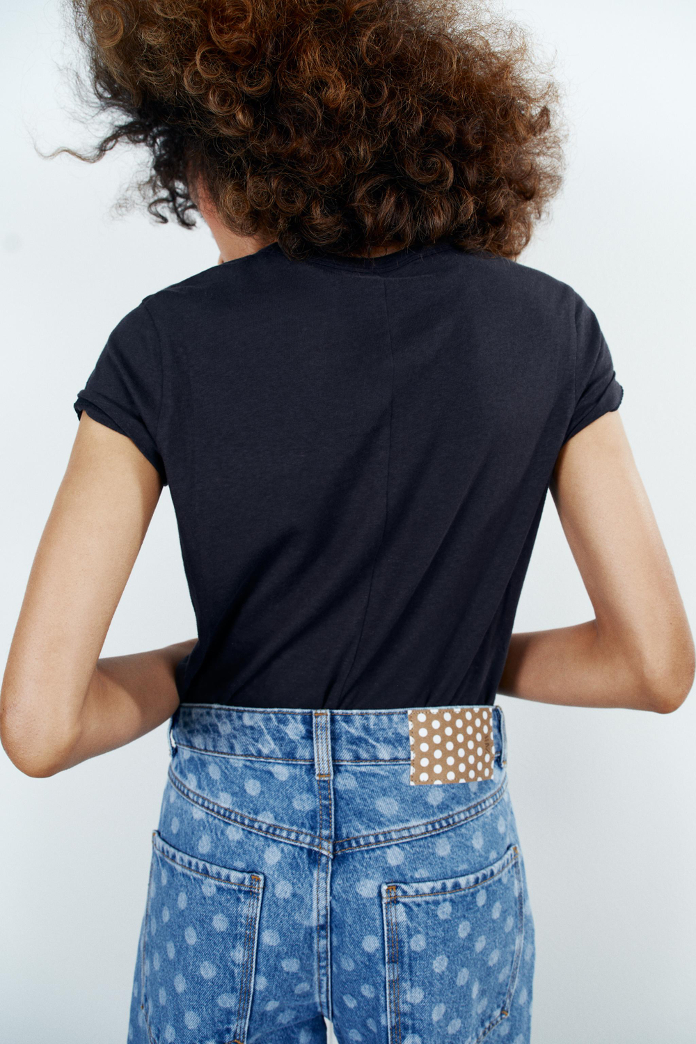 ХЛОПКОВАЯ ФУТБОЛКА С КОРОТКИМИ РУКАВАМИ — ZARA