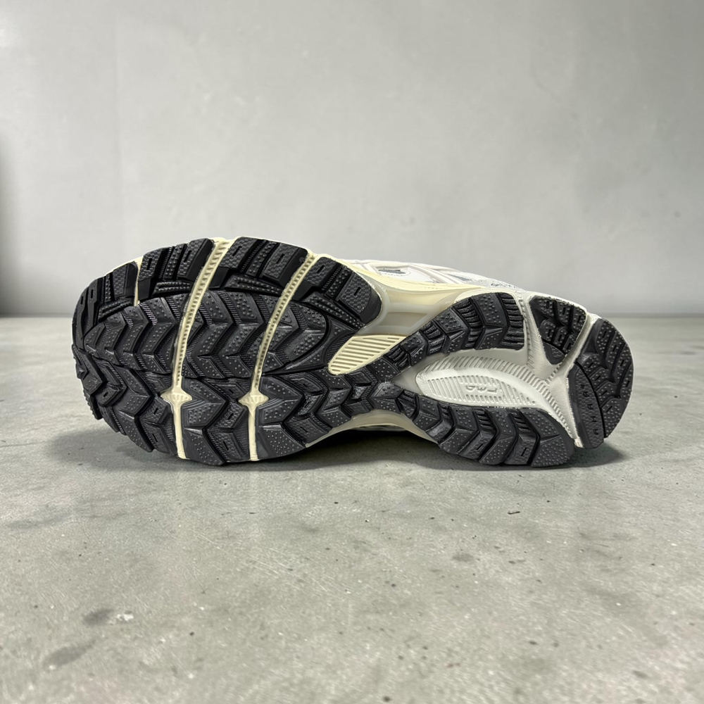 Asics Gel-Kahana 8 Gore-Tex • Double Gray
