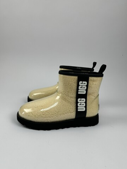Ботинки UGG