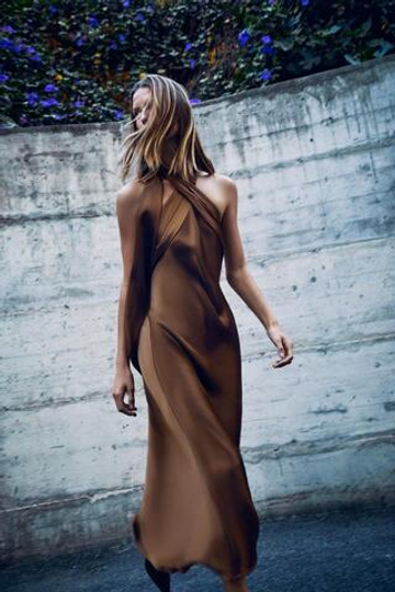 ZARA ПЛАТЬЕ МИДИ ИЗ АТЛАСА, КАРАМЕЛЬНЫЙ