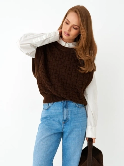 Жилет женский вязаный