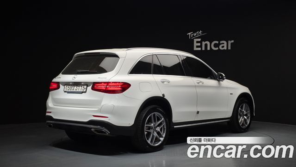 Mercedes-Benz GLC-Class GLC350e 4MATIC AMG Line — 2018