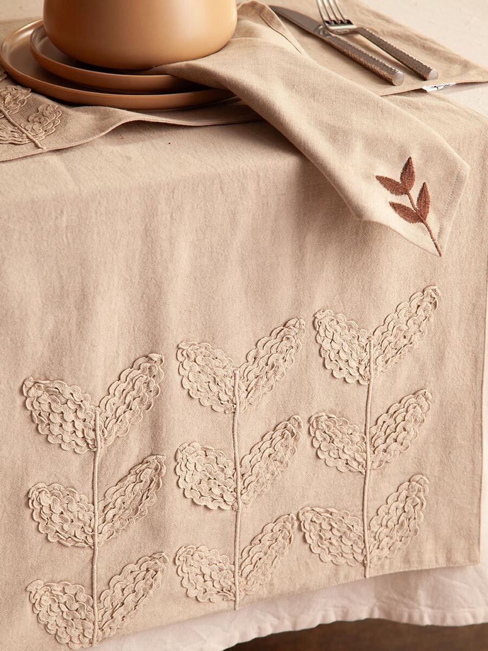 Салфетка сервировочная Desert leaf из коллекции Essential, 45х45 см