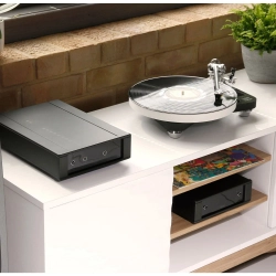 REGA NAIA (APHELION 2) BLACK ПРОИГРЫВАТЕЛЬ ВИНИЛОВЫХ ПЛАСТИНОК