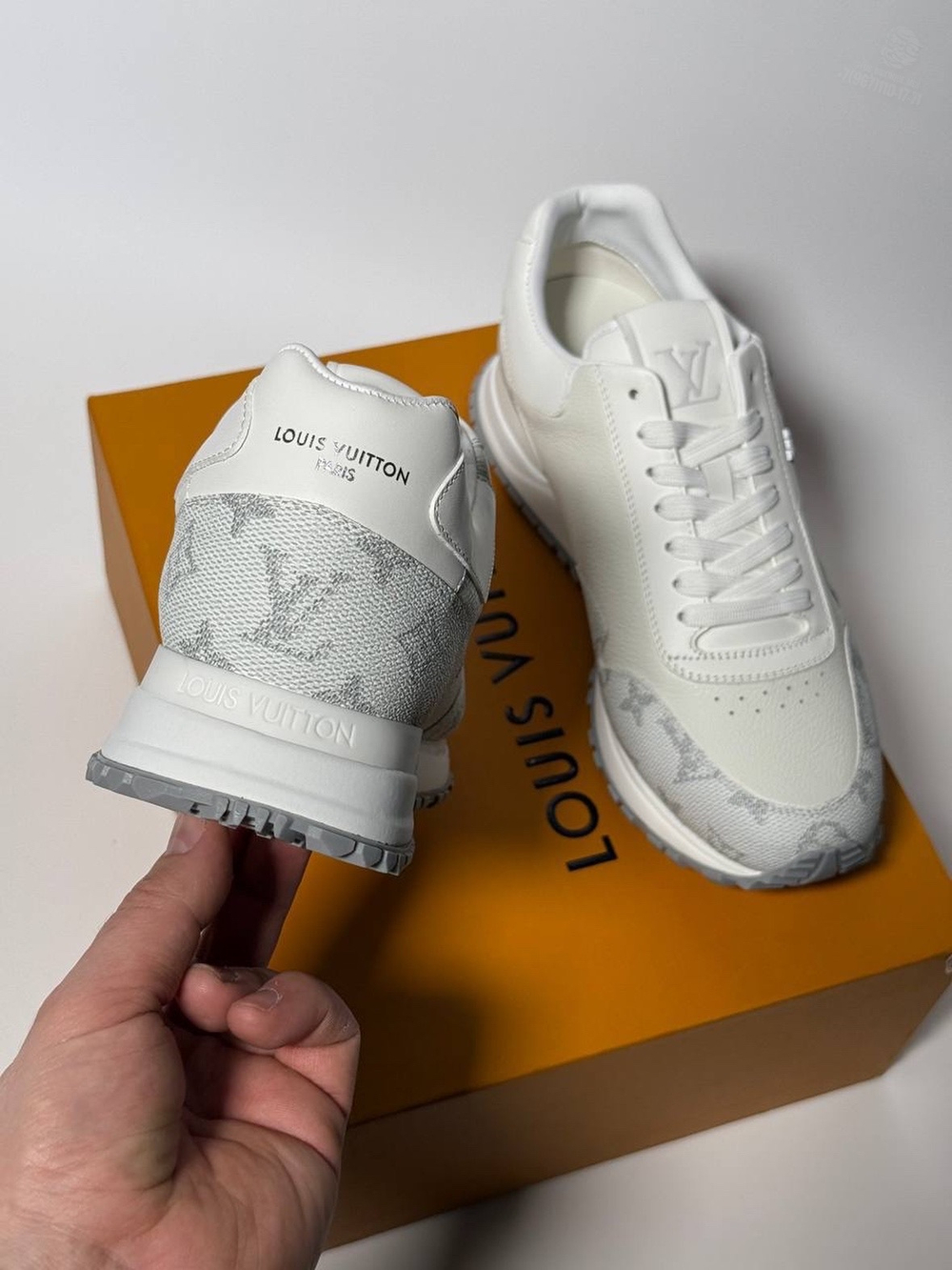 Кроссовки Louis Vuitton Run Away