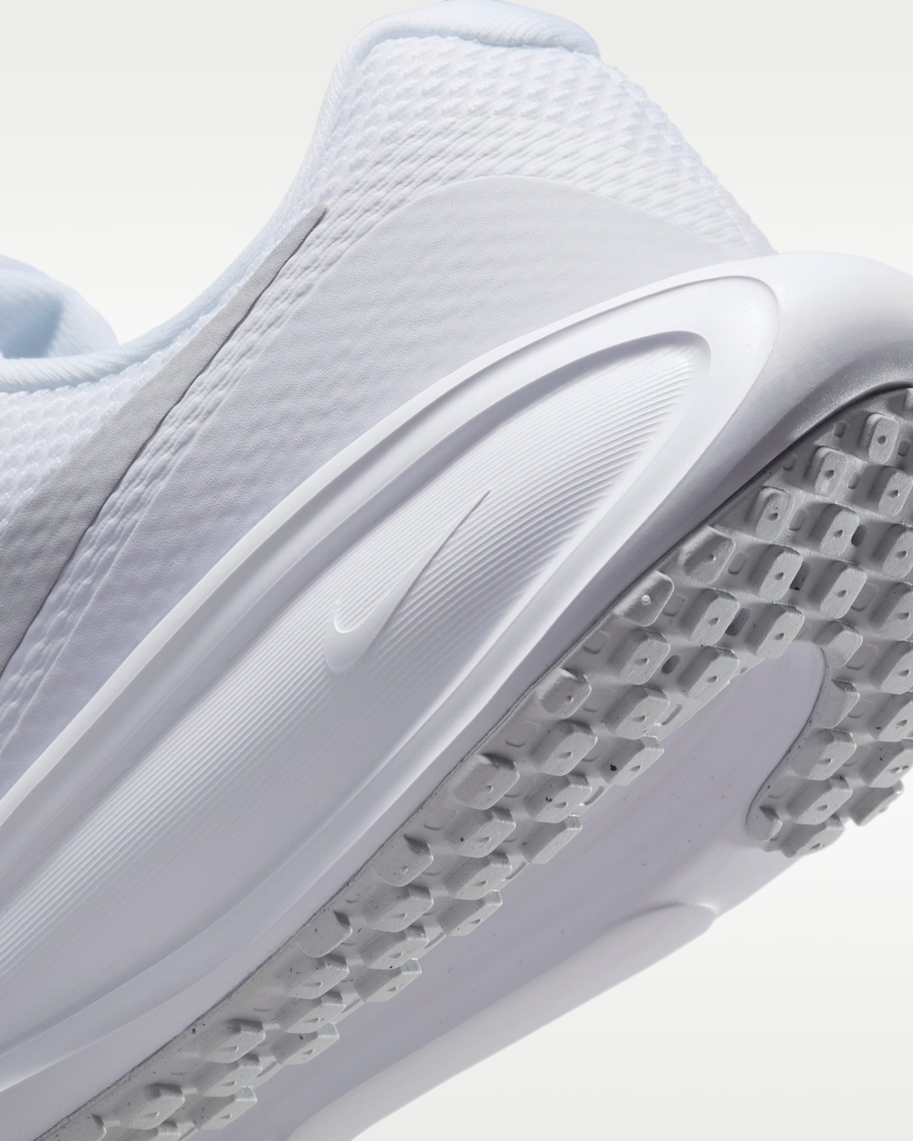 Женские кроссовки для бега по шоссе Nike Revolution 8 - Nike