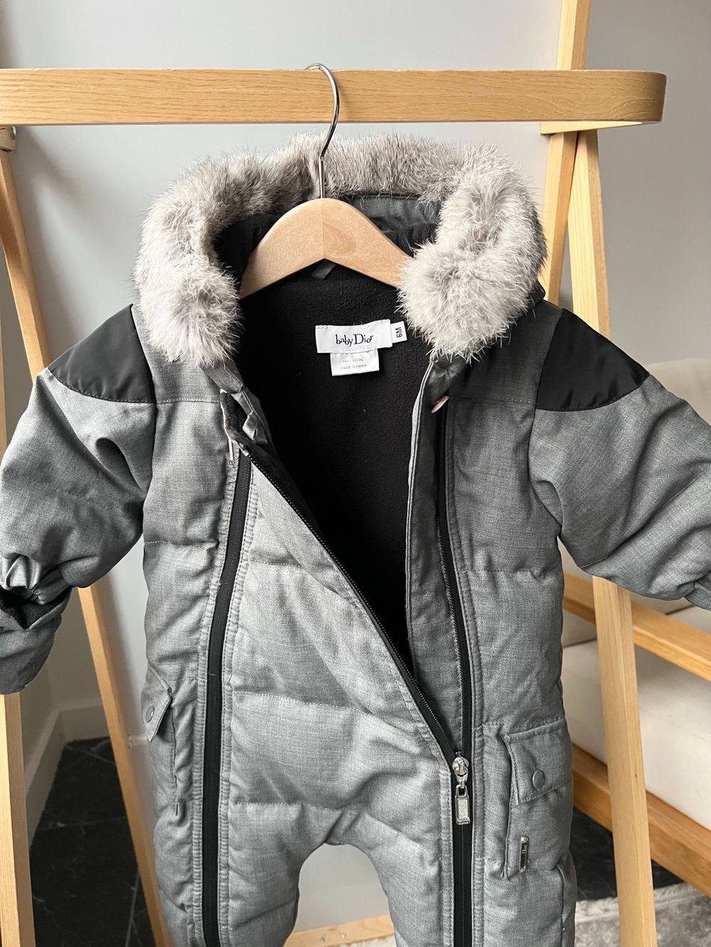 Пуховый комбинезон Baby Dior, 68