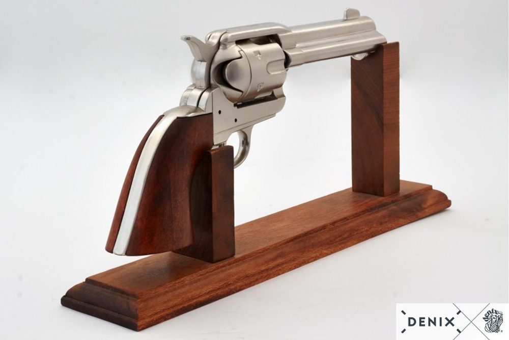 ММГ Макет револьвера Кольт Colt Peacemaker, 45 калибр, никель США 1873 г., Denix
