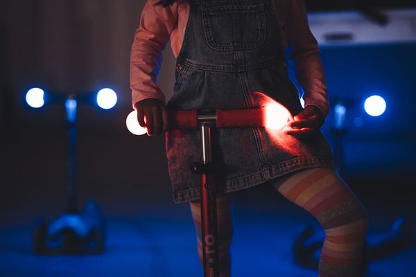 Волшебство в движении: обзор детского самоката Mini Micro Deluxe Magic LED Волшебство в движении: обзор детского самоката Mini Micro Deluxe Magic LED