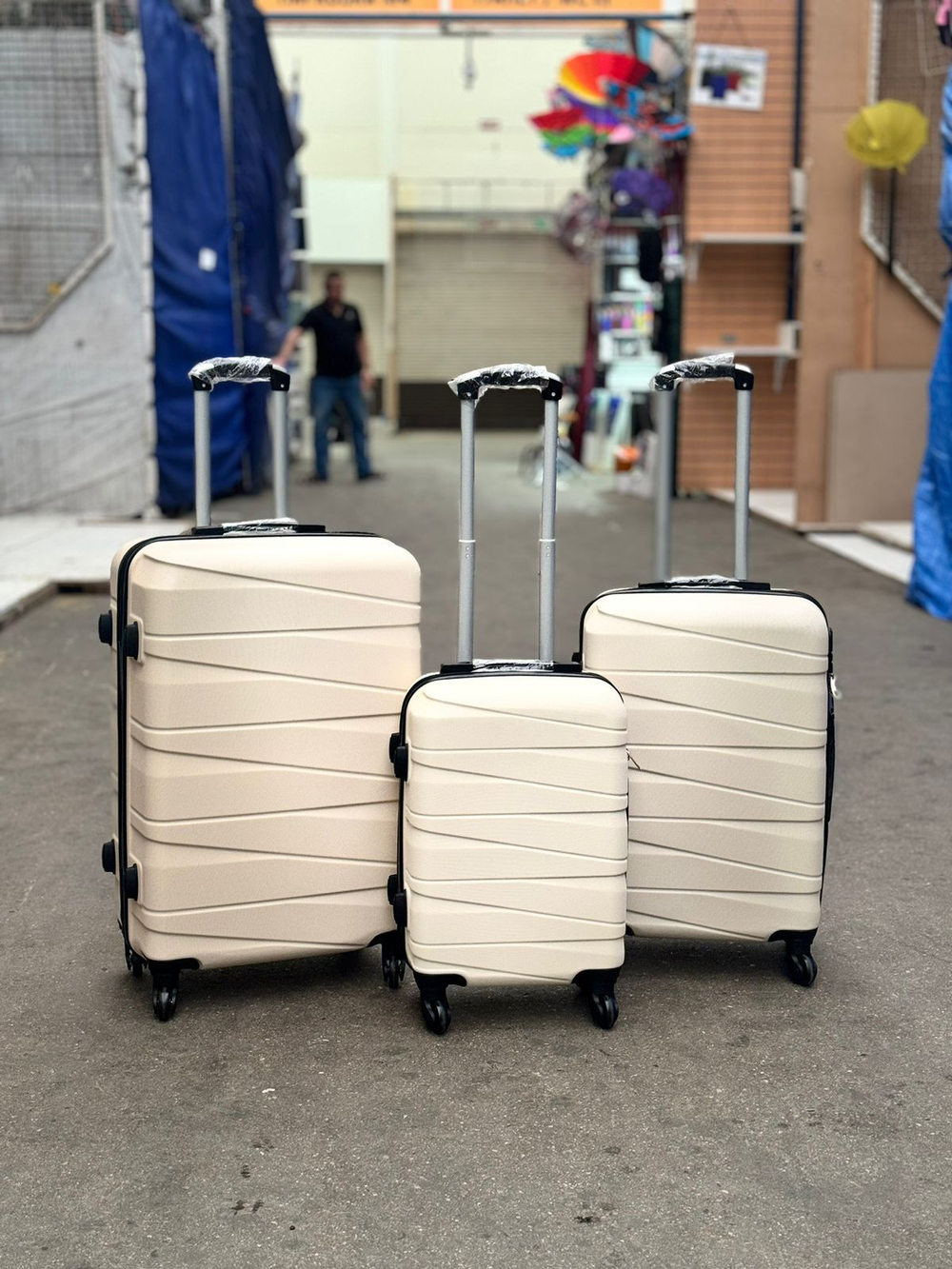 Большой чемодан Bon-Voyage Model Ten, Молочный, XL
