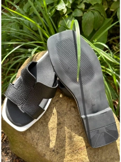 Шлепанцы кожаные натуральные через палец