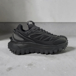 Moncler Trailgrip Gore-Tex • Total Black