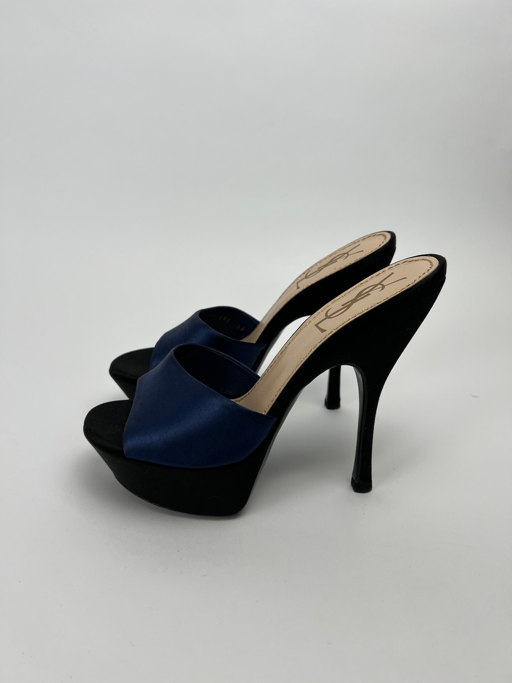 Босоножки Yves Saint Laurent