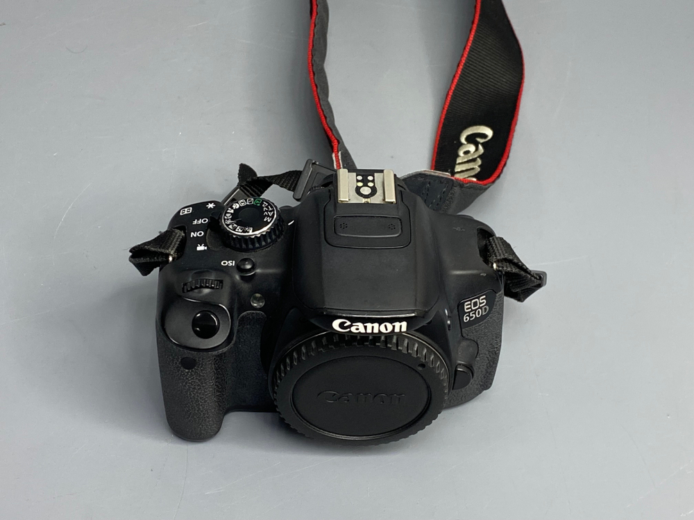 Фотоаппарат Canon EOS 650D 72.000 кадров