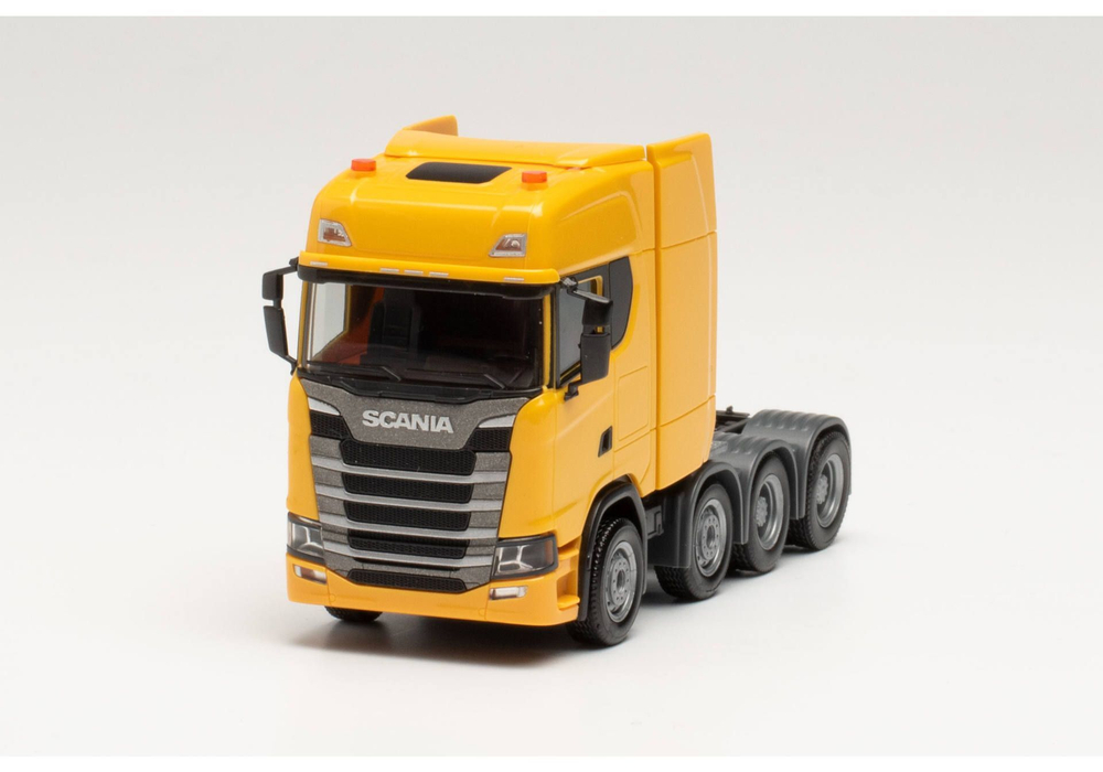 Тяжелый тягач Scania CS HD, желтый