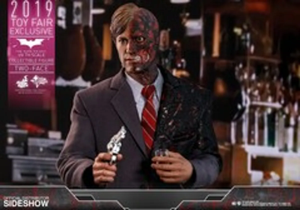 Фигурка Hot Toys DC The Dark Knight: Two-Face