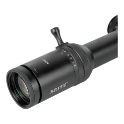 Прицел оптический BRITE LPVO 1-8X24 IR - крупный план окуляра с маркировкой 1-8X24 и рычагом