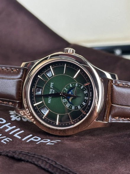 Часы Patek Philippe Complicated Watches 5205