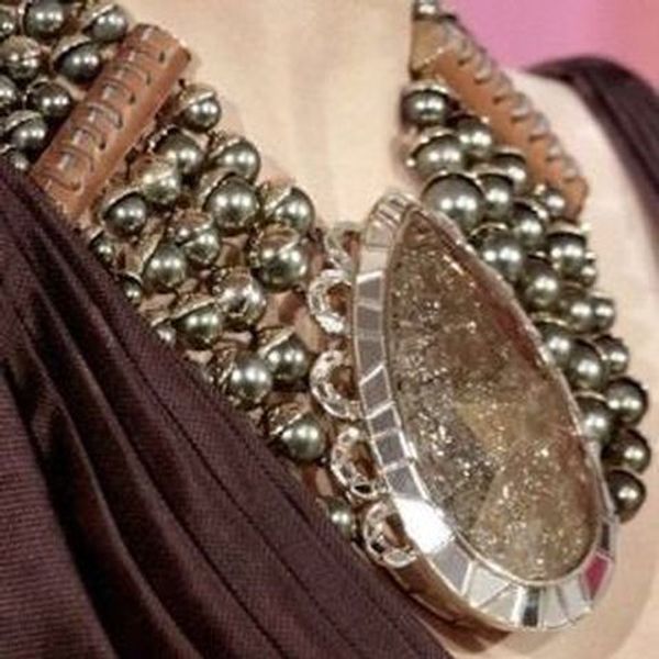 Украшения из натуральных камней покоряют подиум 2011 года. Украшения из натуральных камней покоряют подиум 2011 года.
