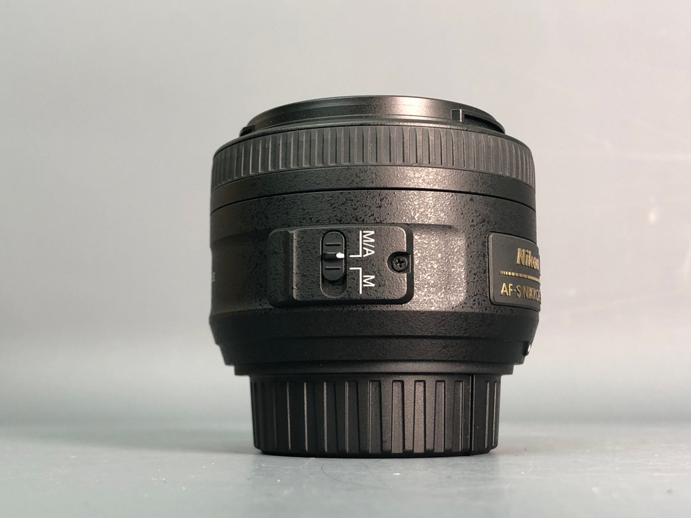 Nikon 35mm f/1.8G AF-S DX Nikkor
