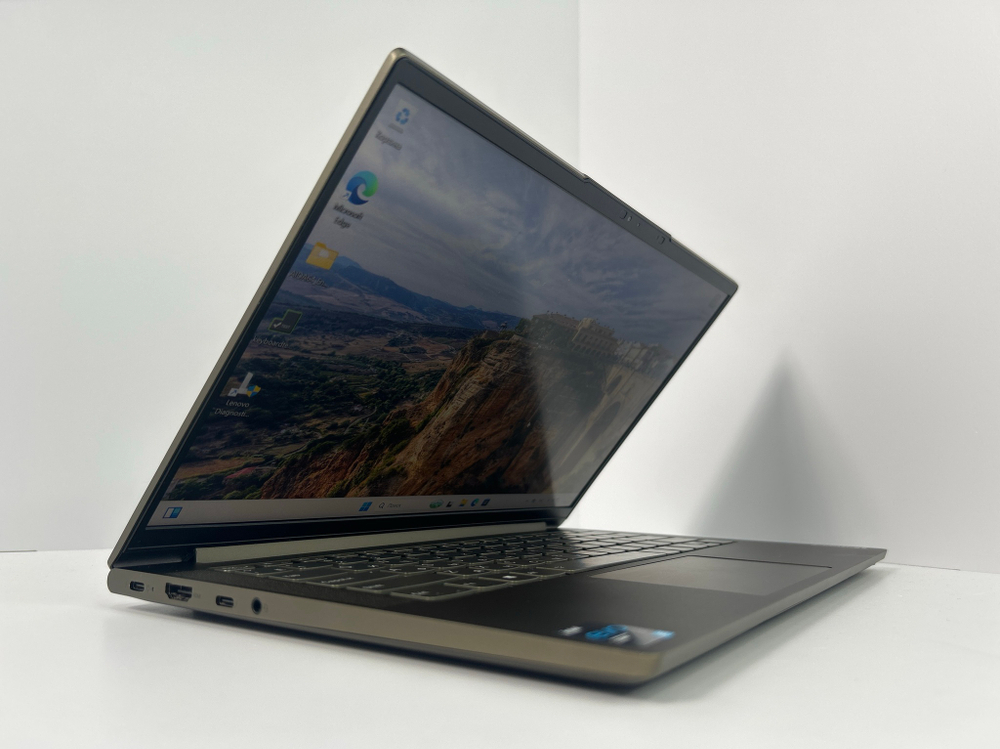 Ноутбук Lenovo Yoga Slim 7 14ITL05 (82A3006VRU) 14.0"/Intel Core i5-1135G7/RAM 16GB/SSD 512GB/Intel Iris Xe/1920*1080/IPS/Windows 11/Подсветка кл-ры: LED/черный. Состояние: A1