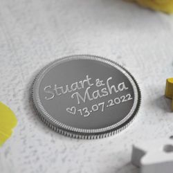 Серебряная монета на годовщину свадьбы с гравировкой на заказ