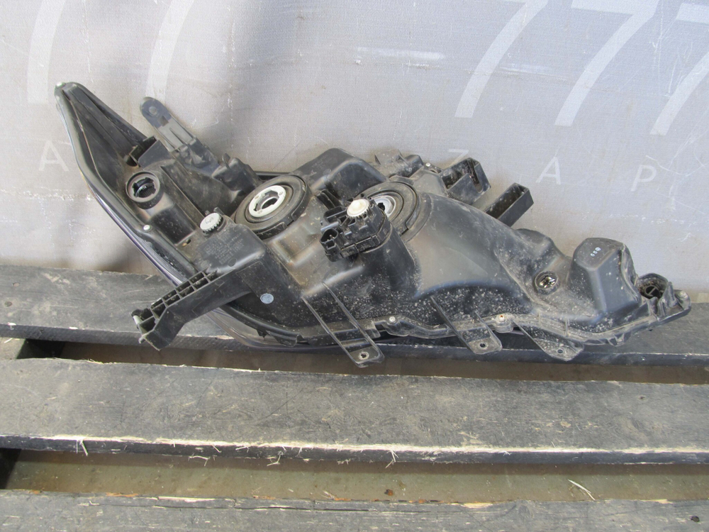 Фара левая галоген Toyota Land Cruiser Prado 150 13-17 Б/У  8117060J00