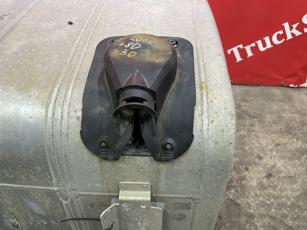 Бак топливный 680L+75L AdBlue 2018г.