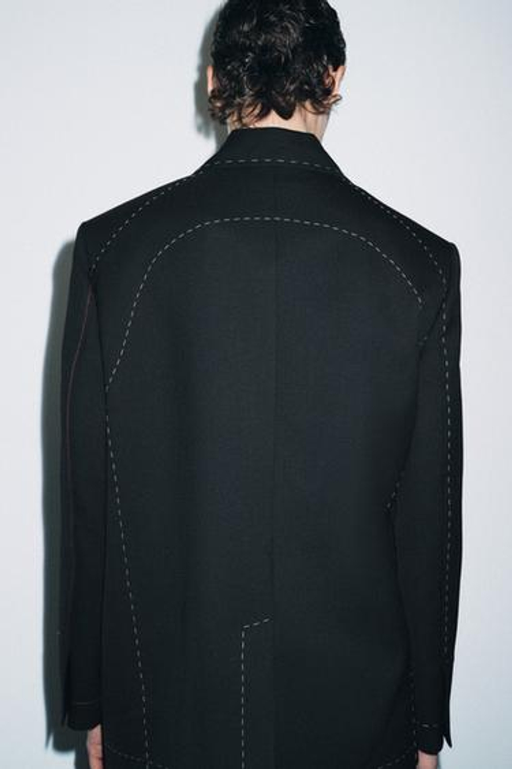 Блейзер с контрастной строчкой ZW COLLECTION LIMITED EDITION - ZARA