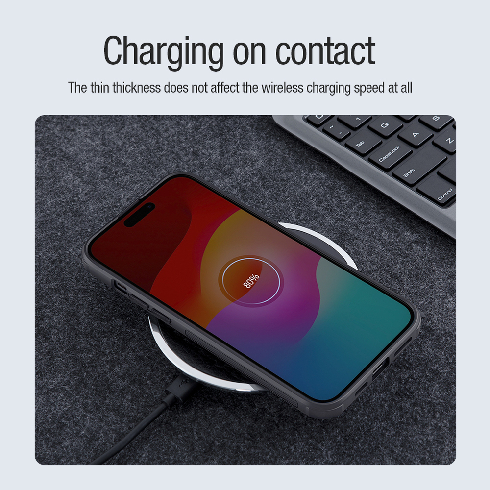 Усиленный чехол зеленого цвета (Deep Green) от Nillkin c поддержкой зарядки MagSafe для iPhone 15, серия Super Frosted Shield Pro Magnetic Case
