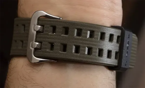 Наручные часы Casio GG-B100-1A3