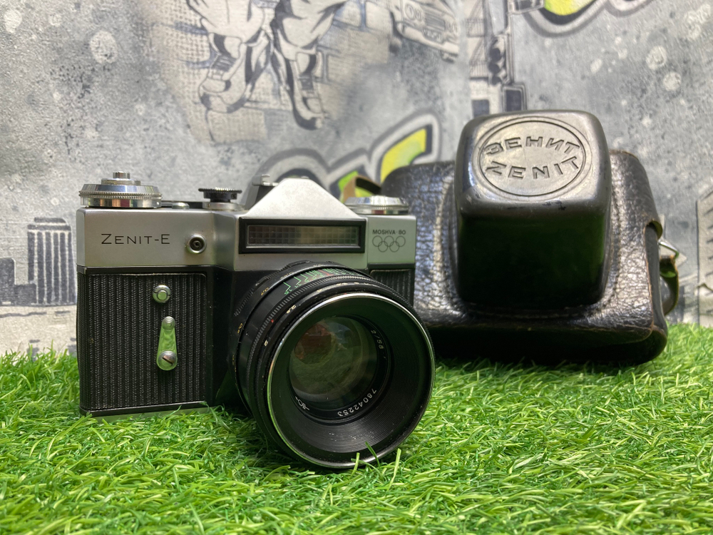 Zenit-E Moskva 80 + Helios-44-2